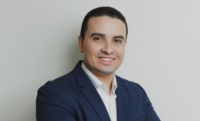 Dr. Tiago